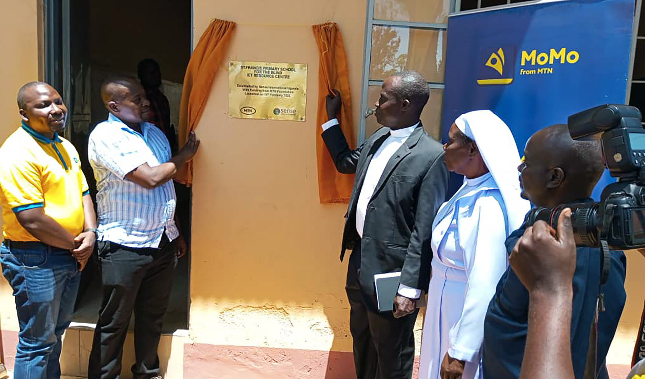 Soroti blind kids get hi-tech MTN computer lab