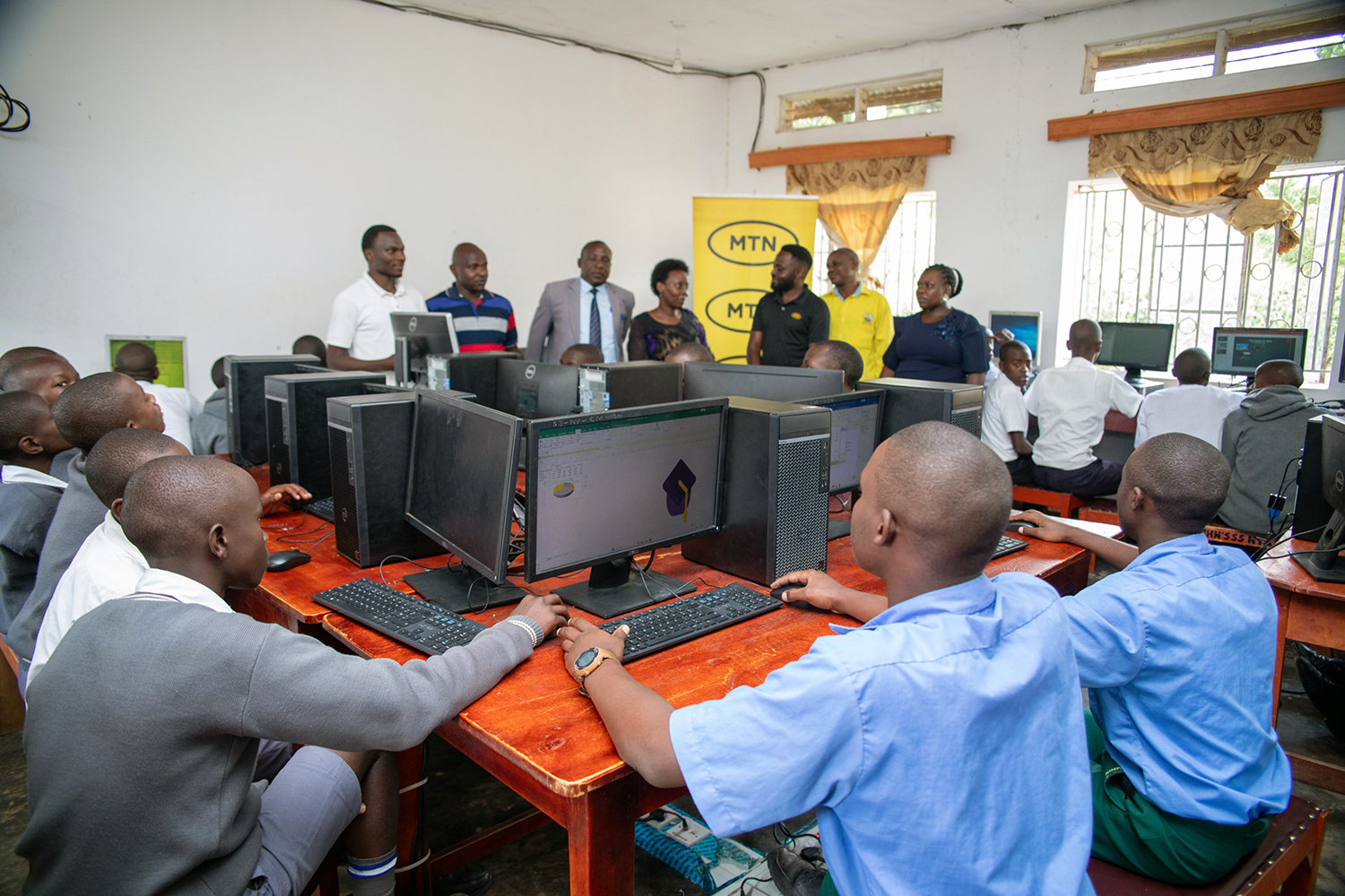 MTN Uganda gives Sheema school new ICT lab