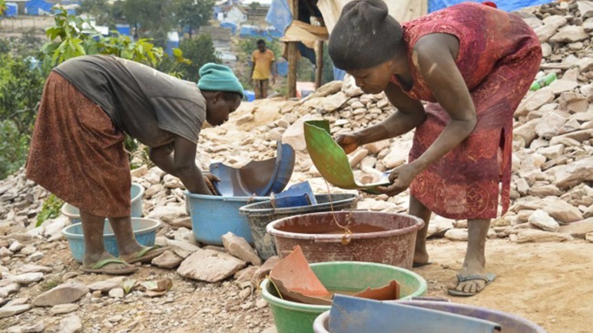 Uganda extends freeze on new mineral licences